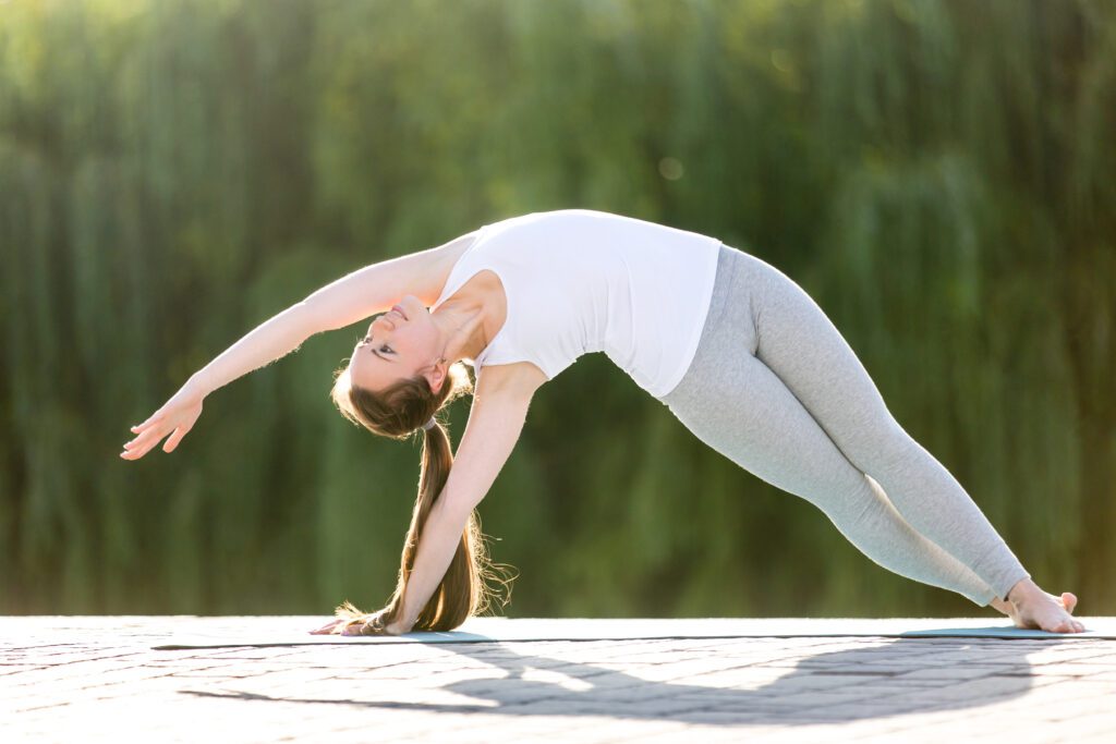 VINYASA YOGA: Its Features And Top 13 Outstanding Health Benefits