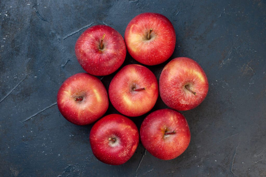 Can we Eat Apples At Night In Ayurveda ?